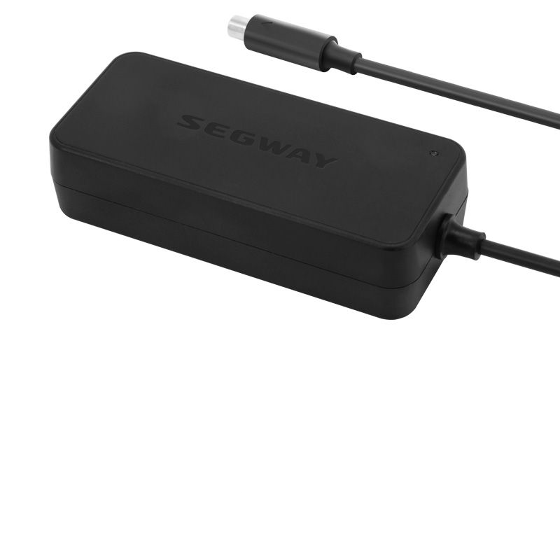 Chargeur d'origine pour Kickscooter — Ninebot E22E / E25E / E45E / Ninebot KickScooter ES / Ninebot KickScooter D / Ninebot F2 E II / Ninebot F2 Pro E II / Ninebot KickScooter F25 / F30 / F40 / Ninebot E3 E / Ninebot E3 Pro E / Ninebot E2 Pro E / Ninebot E2 Plus E II — vue 3 | Segway France