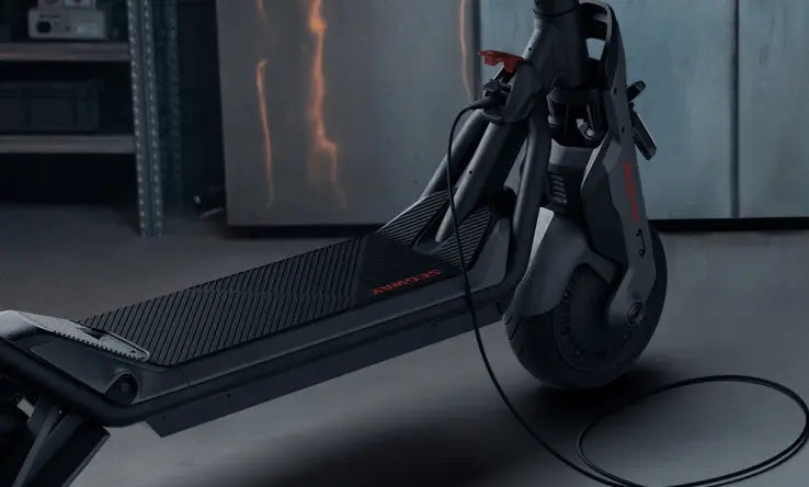 Système de pliage et de recharge de la trottinette électrique Segway GT3 E