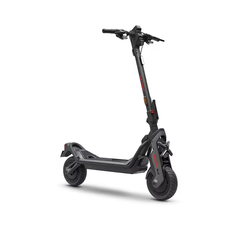 Trottinette électrique Segway GT3 E, vue trois-quarts avant sur fond blanc