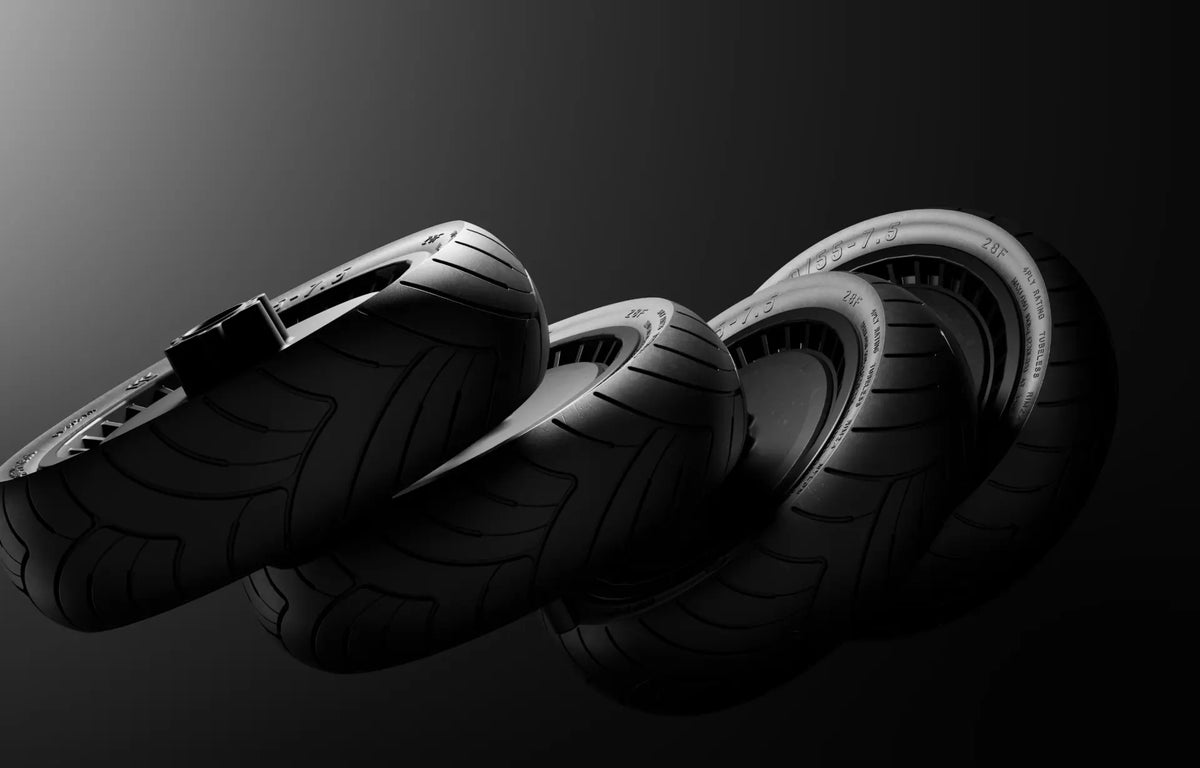 Pneus tout-terrain de la trottinette électrique Segway GT3 E, détail de la bande de roulement