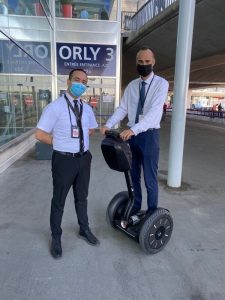 Lire la suite à propos de l’article Aeroport d’Orly: City One équipe son chef de site d’un gyropode Segway.