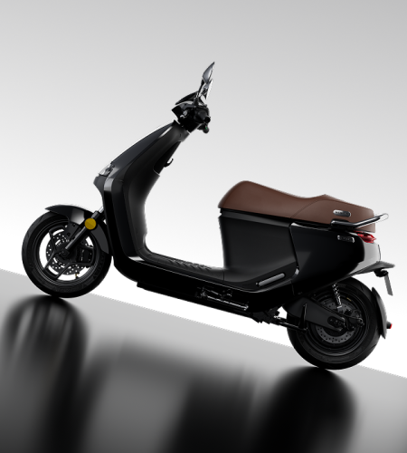 Segway E150 gravissant une côte - performance et puissance du moteur électrique